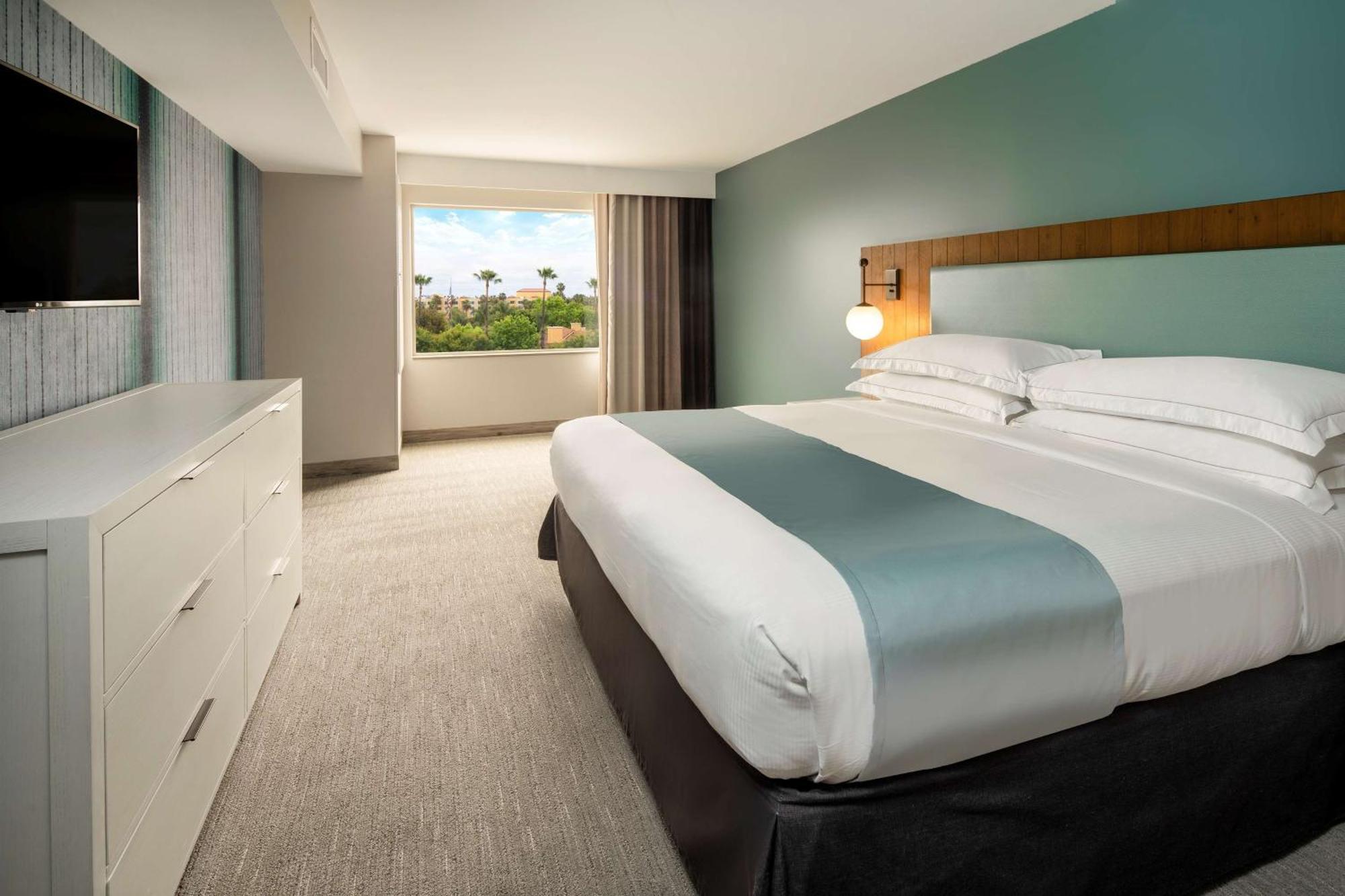 Suncoast Hotel Anaheim, Tapestry Collection By Hilton Экстерьер фото